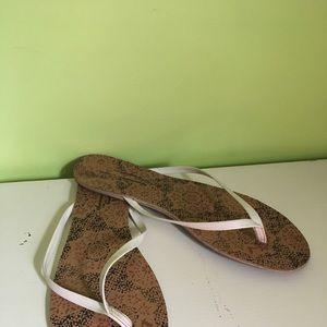American Eagle Flip Flops